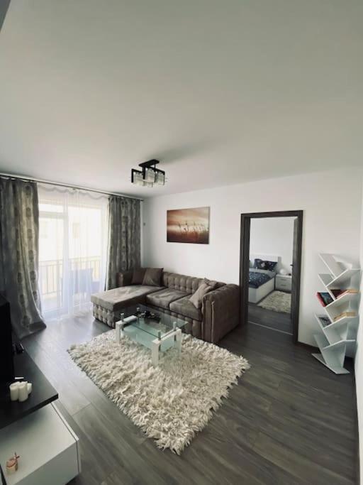 Apartament 2 Camere Modern Si Confortabil Giroc Eksteriør billede