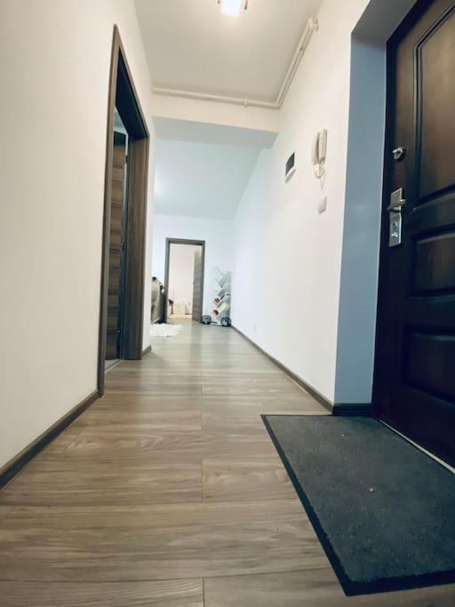 Apartament 2 Camere Modern Si Confortabil Giroc Eksteriør billede