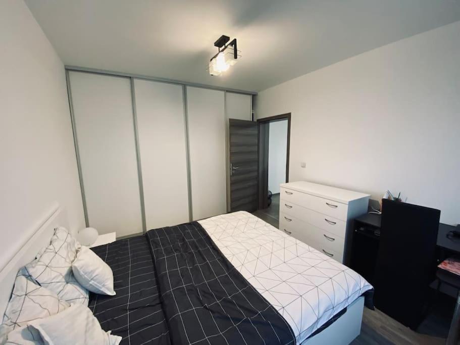 Apartament 2 Camere Modern Si Confortabil Giroc Eksteriør billede